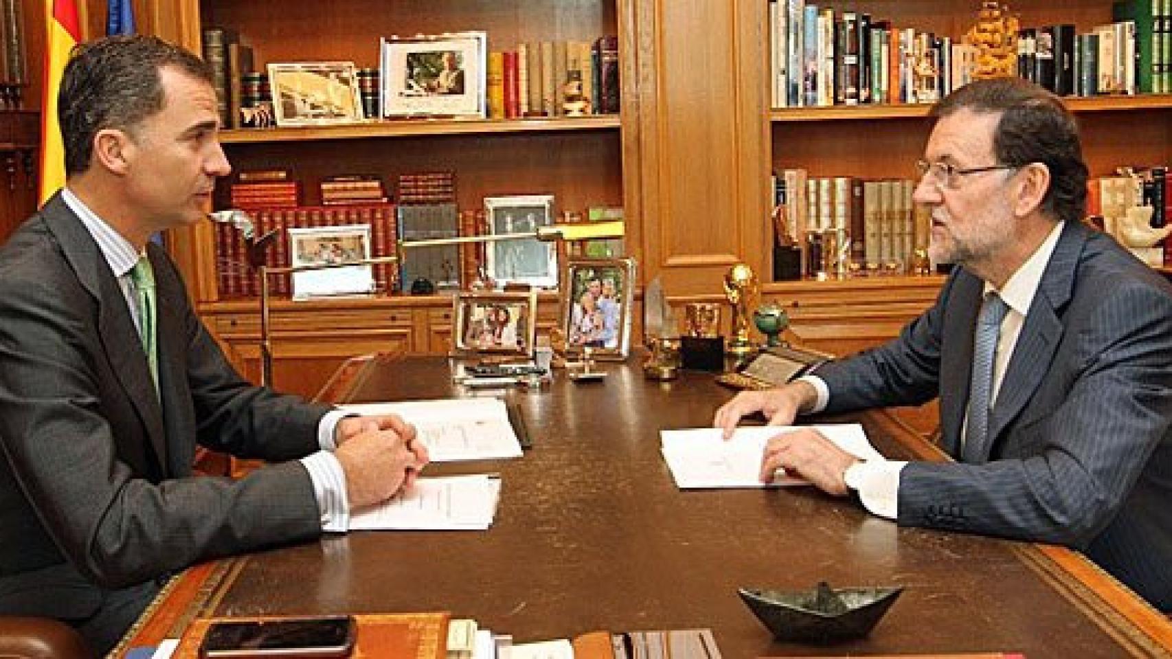 El Rey Felipe VI y el presidente del Gobierno, Mariano Rajoy