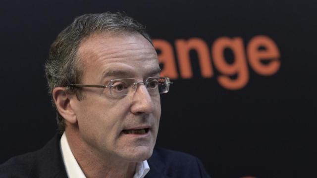 El consejero delegado de Orange España, Jean François Fallacher, lidera la rueda de prensa del balance hasta septiembre de 2021 / EP