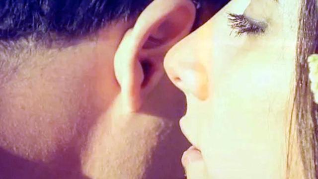 Una pareja cotilleando / PIXABAY