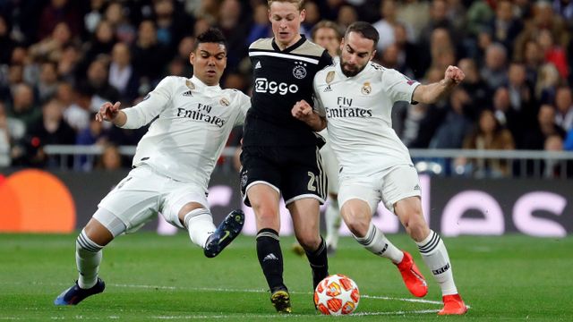 Casemiro, De Jong y Carvajal en una acción del partido / EFE