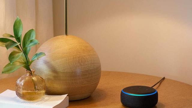 Altavoz Echo Dot con un 44% de descuento / ARCHIVO