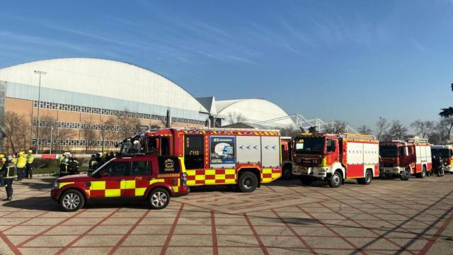 Los cuerpos de emergencias tras un aterrizaje forzoso en Barajas / EP