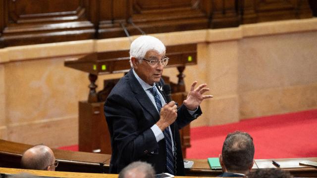 El 'conseller' de Salud de la Generalitat de Cataluña, Manel Balcells (c), en una imagen de archivo / CG