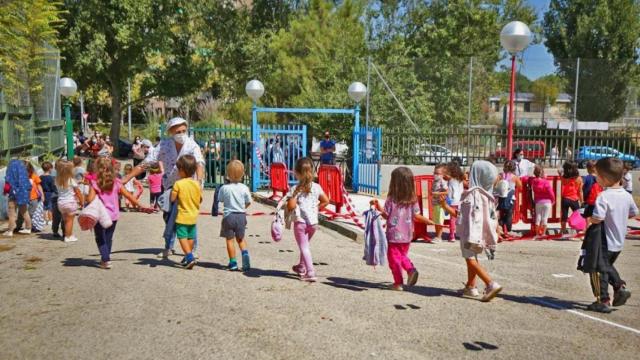 Alumnos de infantil, etapa educativa para la que empieza la preinscripción escolar / EP