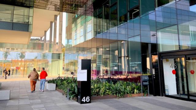 Entrada a la sede central de la Agencia Tributaria de la Generalitat de Cataluña, situada en la Zona Franca de Barcelona / CG