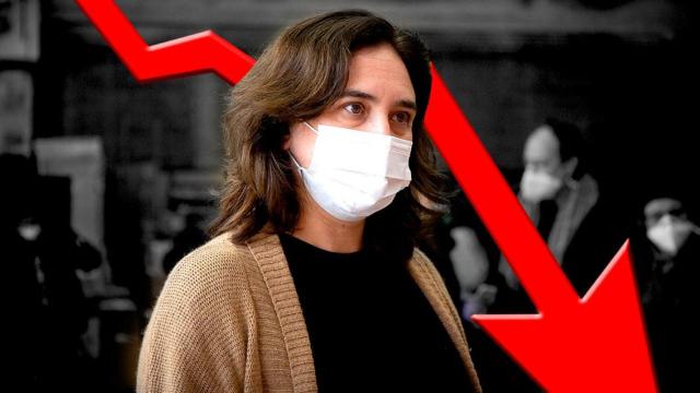 La alcaldesa de Barcelona, Ada Colau, protegida con mascarilla / CG