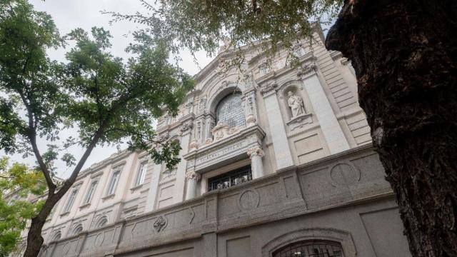 Fachada del Tribunal Supremo, Condenado a 15 años de prisión por violar a una menor con la que contactó para ofrecerle trabajo / ALBERTO ORTEGA - EUROPA PRESS