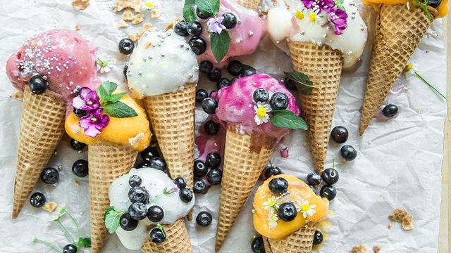 Surtido de helados veganos en una heladería de Barcelona / UNSPLASH