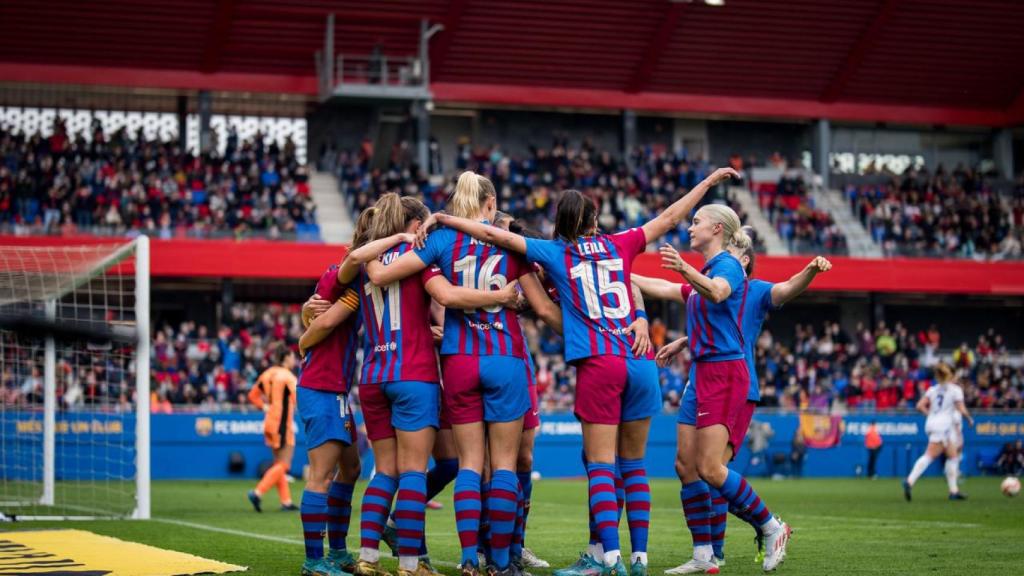 El FC Barcelona Femenino, celebrando uno de los goles contra el Real Madrid