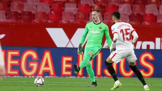 Ter Stegen jugando con el Barça contra el Sevilla / FC Barcelona