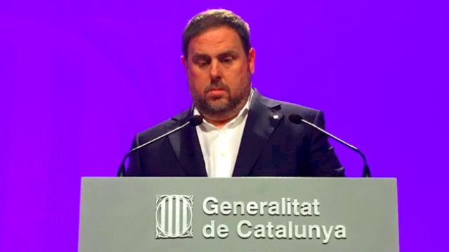 El vicepresidente Oriol Junqueras durante la rueda de prensa en el Palau de la Generalitat / CG