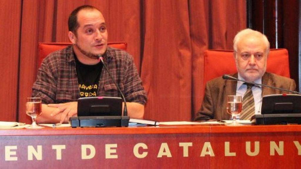 El diputado de la CUP David Fernández, presidiendo la comisión del caso Pujol