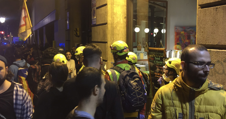 Miembros de 'Sanitaris per la República' el pasado sábado en Via Laietana / CG