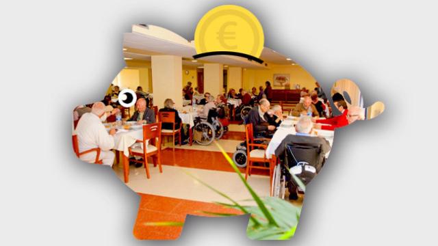 Hucha con la imagen de uno de los geriátricos españoles en el interior / FOTOMONTAJE DE CG