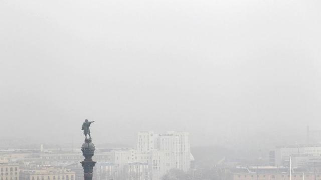 Contaminación atmosférica en Barcelona / EFE