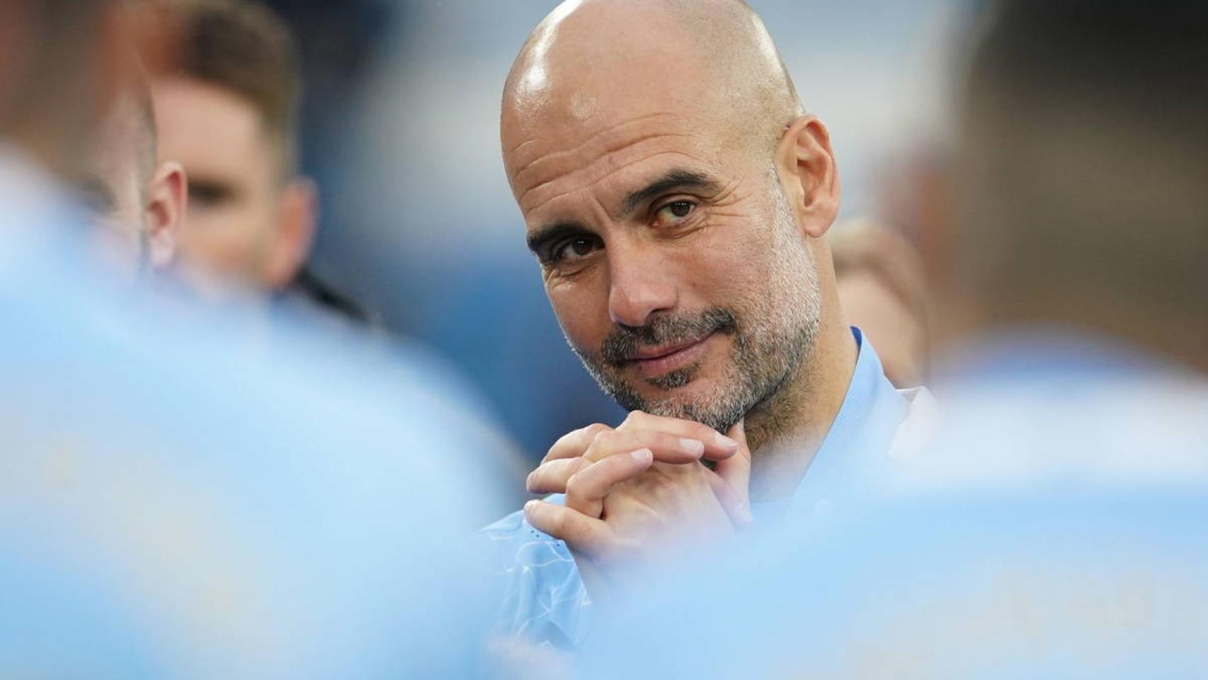 Pep Guardiola, durante la celebración de un título con el Manchester City / EFE