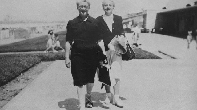 Elena Fortún e Inés Field en Mar del Plata (Argentina)