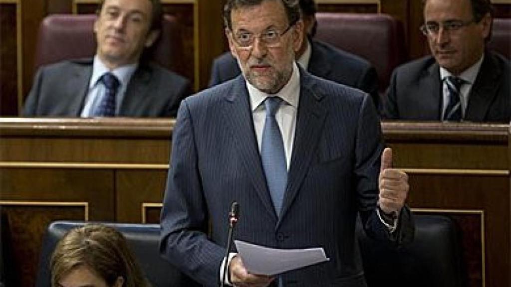 Mariano Rajoy, respondiendo a las preguntas de Rubalcaba y Lara, en el Congreso