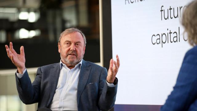 El presidente del RACC, Josep Mateu, en una mesa sobre movilidad en 'DespertaBCN' / GALA ESPÍN