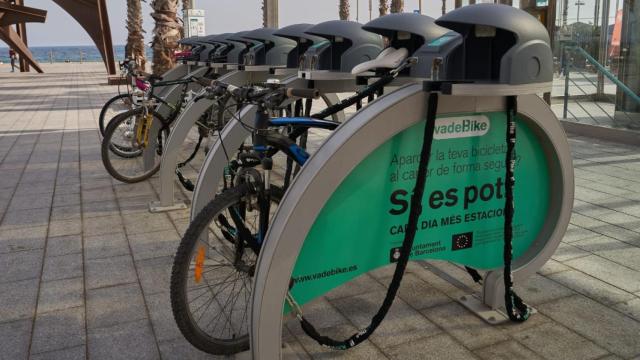 Aparcabicis inteligentes Vadebike diseñados por Vadecity / CEDIDA