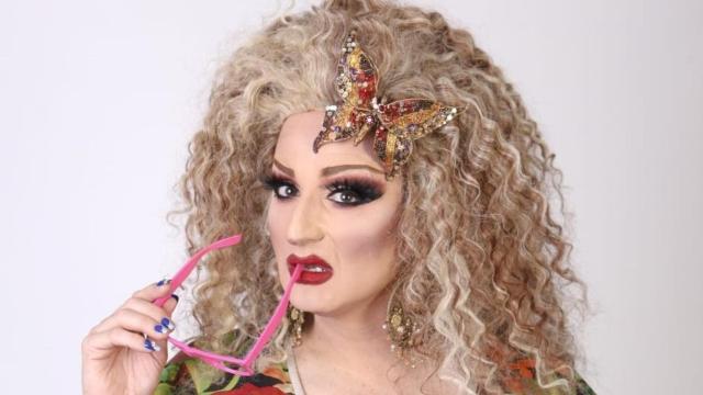 Juan Manuel vestido con su personaje de transformismo, Juan Reina / CEDIDA