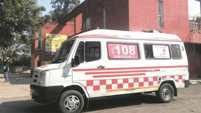 Una ambulancia india / THE INDIAN EXPRESS