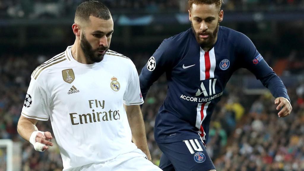 Benzema, en una acción ante el PSG de Neymar