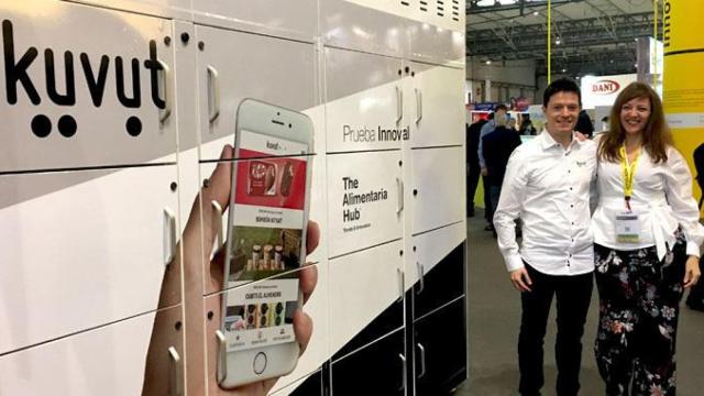 Francesc Collado, cofundador y consejero delegado de Kuvut, junto a Celia Ramón, Project Manager de la 'start up' / CG