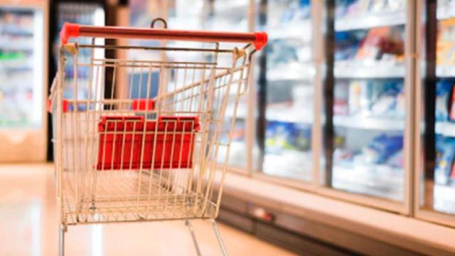 Un carro de la compra, donde el 70% de los españoles asegura que no pondrán ningún productos rusos / CG