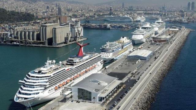 Vista aérea de la terminal de cruceros en Barcelona / CG
