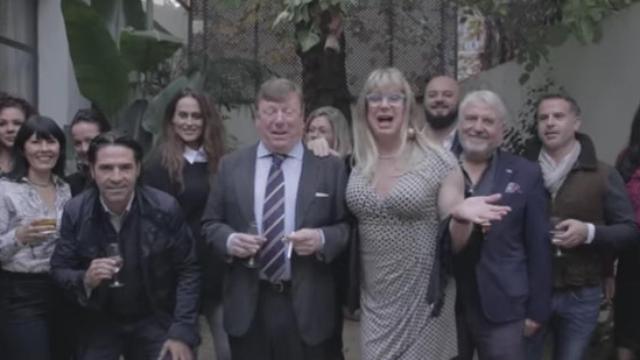 Fotograma del vídeo de Los Morancos sobre las cenas de empresa / CD