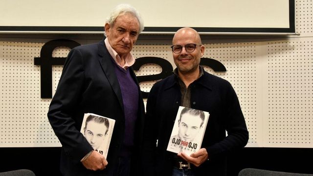 J.K. Franco y Luis del Olmo en la presentación de su novela / CD