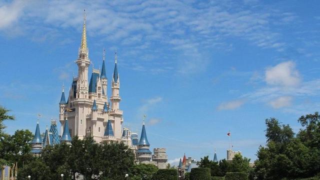 El icónico castillo de los Parques de Disney / Stinne24 EN PIXABAY