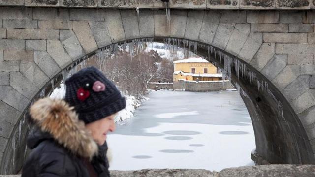 Un río congelado a causa del frío en Zamora / EFE temperaturas