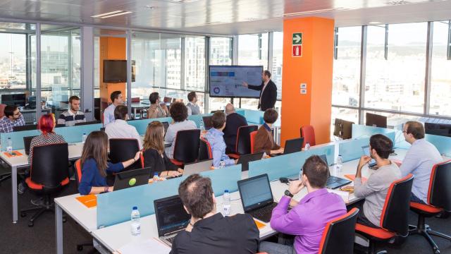 Oficina de Pasiona, durante una capacitación al personal