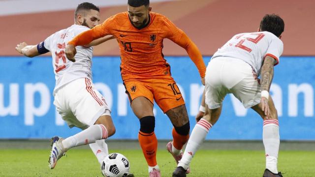 Depay, poco acertado ante España | EFE