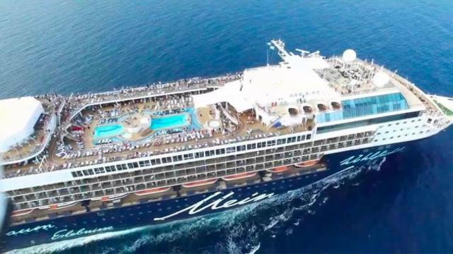 El buque Mein Schiff 2 de Tui Cruises, que tiene programadas escalas en Barcelona los días 13 y 23 de noviembre / CG