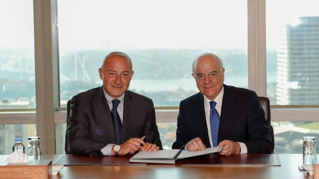 Francisco González (D) junto a Fuat Erbil, el primer ejecutivo de Garanti Bank / BBVA