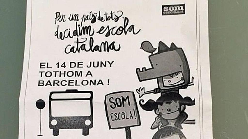 Panfletos repartidos por docentes a escolares en centros públicos de Cardedeu