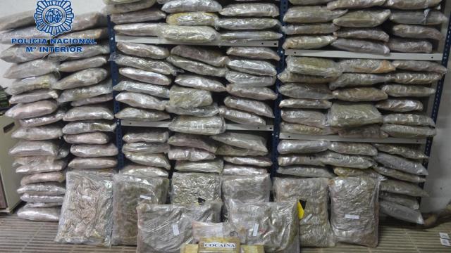 Detenidos en la Jonquera con 240 Kilogramos de Marihuana Y 5,6 de cocaína ocultos en una autocaravana / EUROPA PRESS