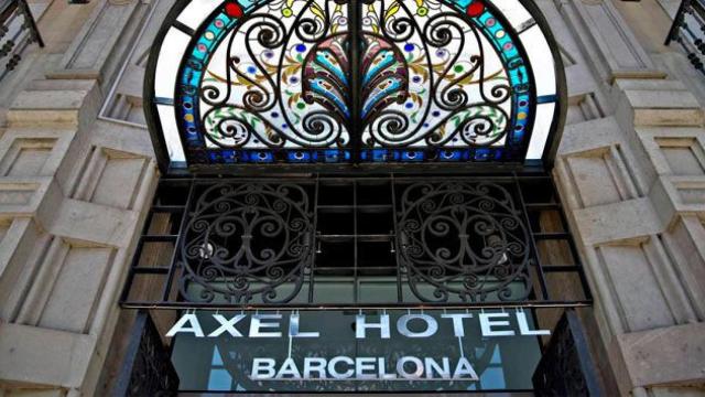 El Axel Hotel de Barcelona, el primero que fundó la cadena, que ha trasladado su sede de Barcelona a Madrid / CG