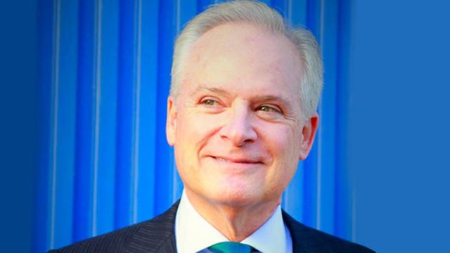 Héctor Díaz-Bastien es abogado español en ejercicio desde el año 1978 y socio fundador de la firma