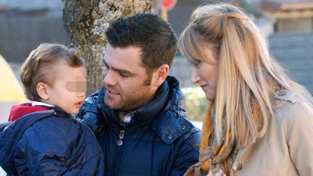 Fonsi Nieto, Alba Carrillo y su hijo común en una foto de archivo / Europa Press