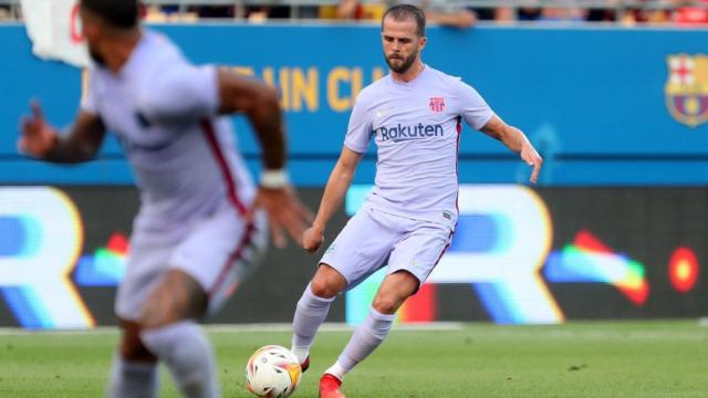 Miralem Pjanic en una acción contra el Girona, durante la pretemporada / FC Barcelona
