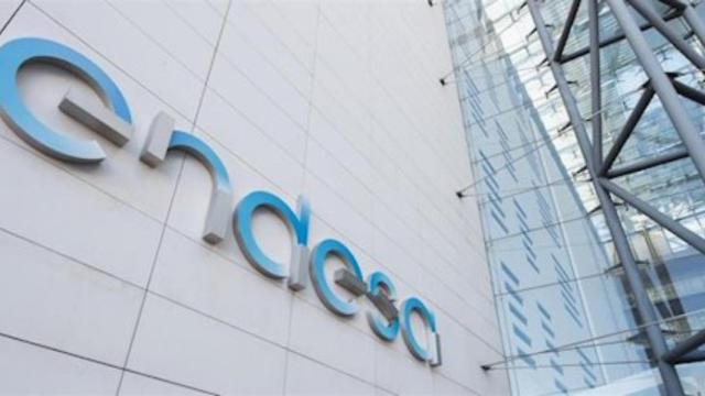 Endesa vende a Lyntia el uso de su fibra óptica óscura / EP