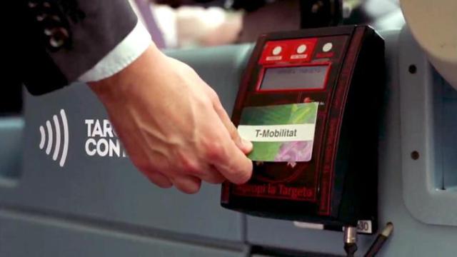 Imagen de una de las primeras propuestas de la T-Mobilitat, la digitalización del transporte público en el que la Generalitat acumula años de retrasos / ATM