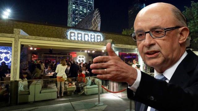 Fachada de Pachá Barcelona, de los hermanos Bordas, junto al ministro de Hacienda, Cristóbal Montoro / CG