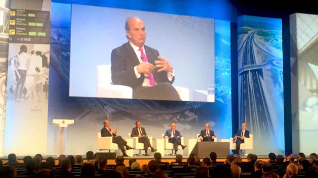 El Govern no da credibilidad a Rajoy. En la imagen, Joaquim Gay de Montellà, presidente de Foment, en un debate sobre infraestructuras / CG