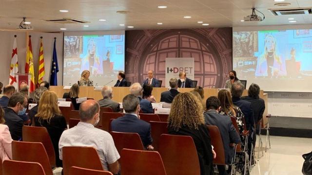 La decana del ICAB, Mª Eugènia Gay, interviene por videoconferencia en la presentación del instituto I+DRET / CG