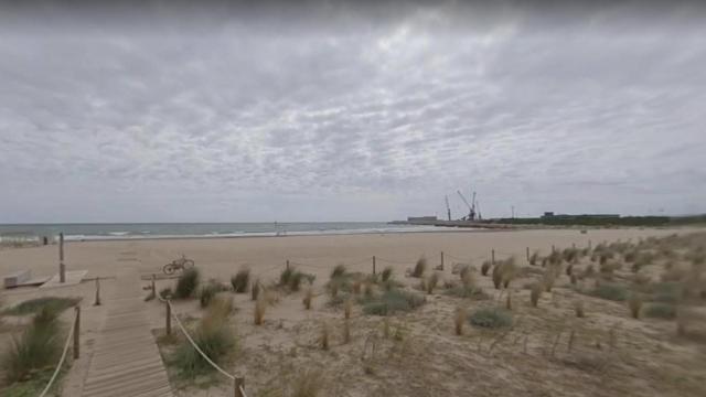 Playa del Far de Sant Cristòfol, en Vilanova i la Geltrú / GOOGLE MAPS